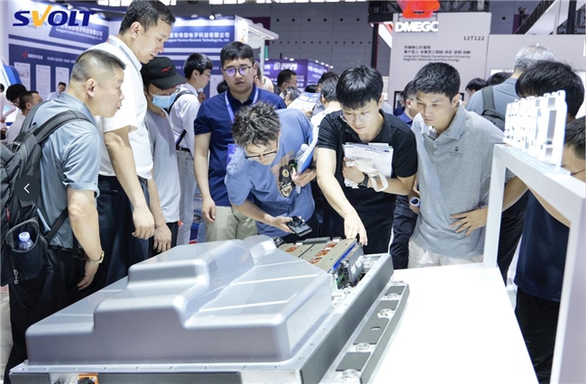 蜂巢能源亮相CIBF2025：叠片技术引发全球动储市场质变飞跃(图3)