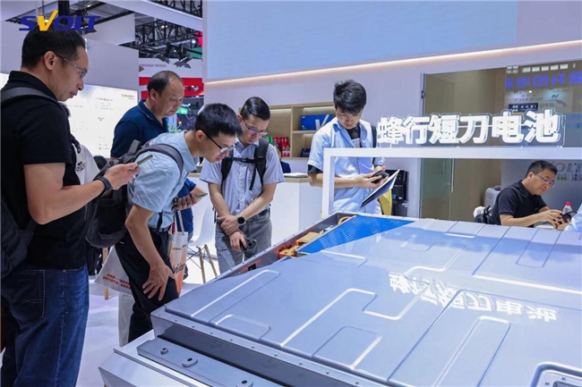 蜂巢能源亮相CIBF2025：叠片技术引发全球动储市场质变飞跃(图2)
