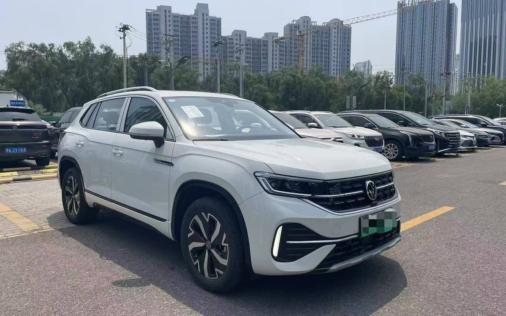 新车“变身术”：拼销量卷出“零公里二手车”
