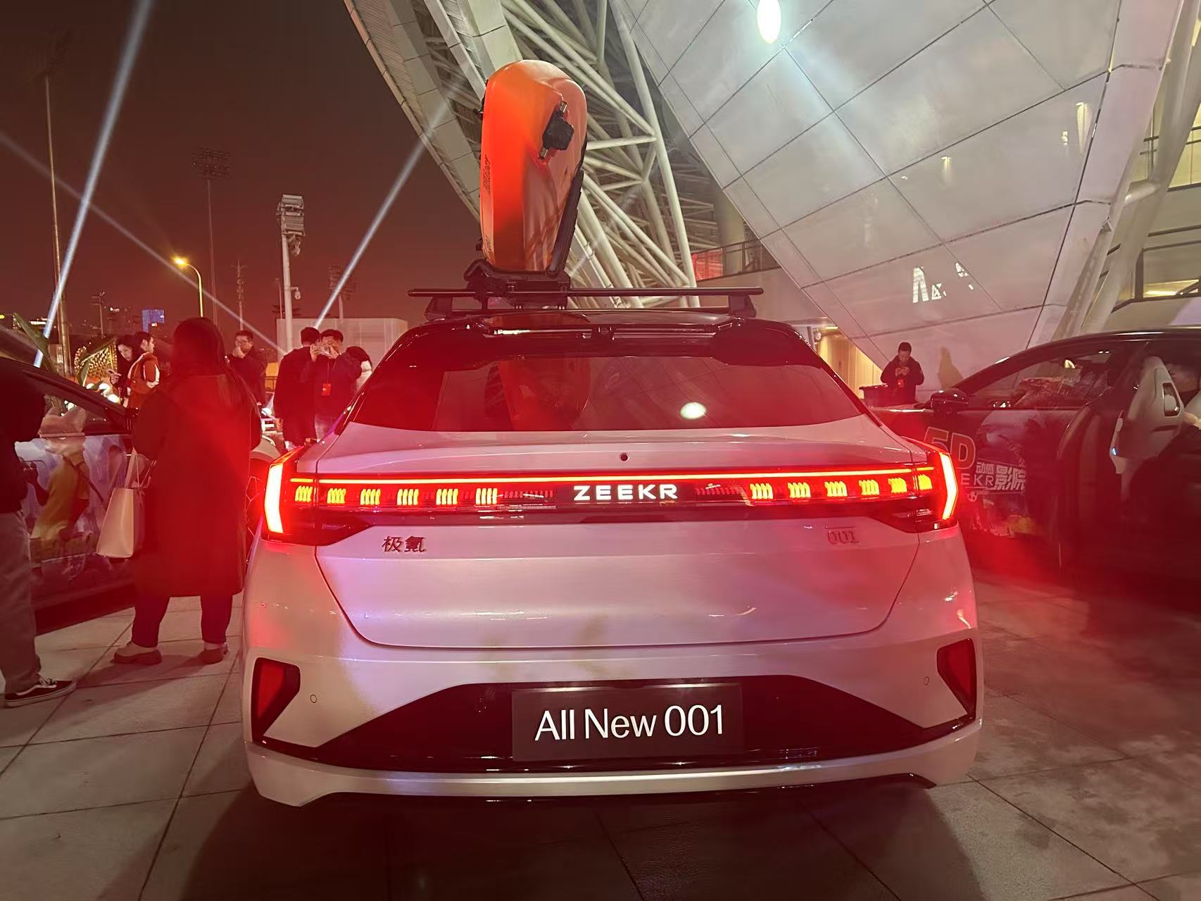 极氪澄清“0公里二手车”为展车专家：若有车企把“0公里二手车”当新车售卖是自毁前程