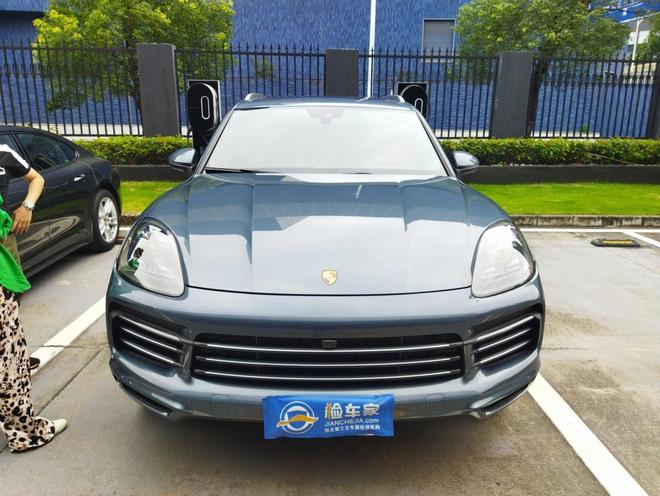 预算20万以下不要碰！二手保时捷卡宴依旧是有钱人的专属(图2)