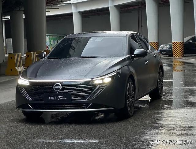 日产天籁19万起配鸿蒙座舱！B级车价格战要疯？(图1)
