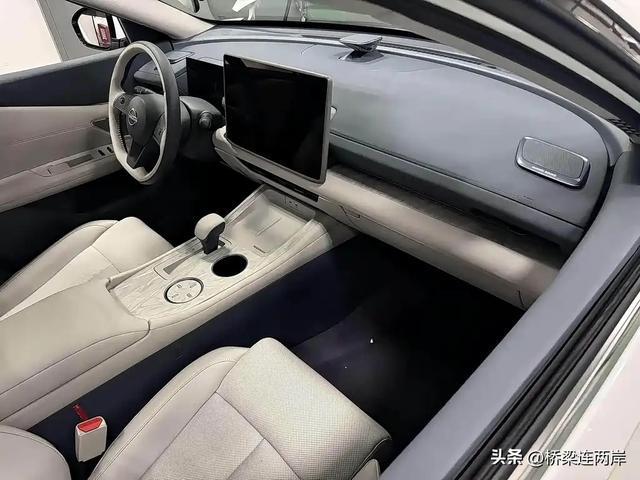 日产天籁19万起配鸿蒙座舱！B级车价格战要疯？(图4)
