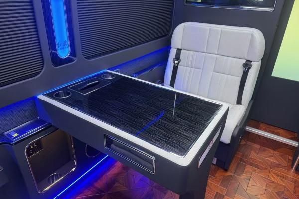 红旗国悦15座价格参考 红旗国悦4S店报价(图3)