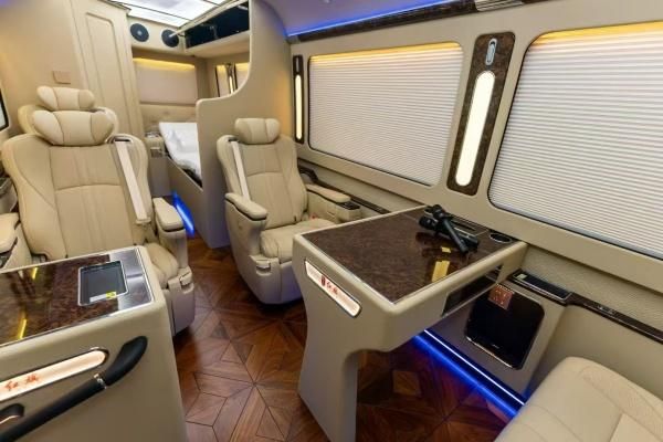 红旗国悦15座价格参考 红旗国悦4S店报价(图2)