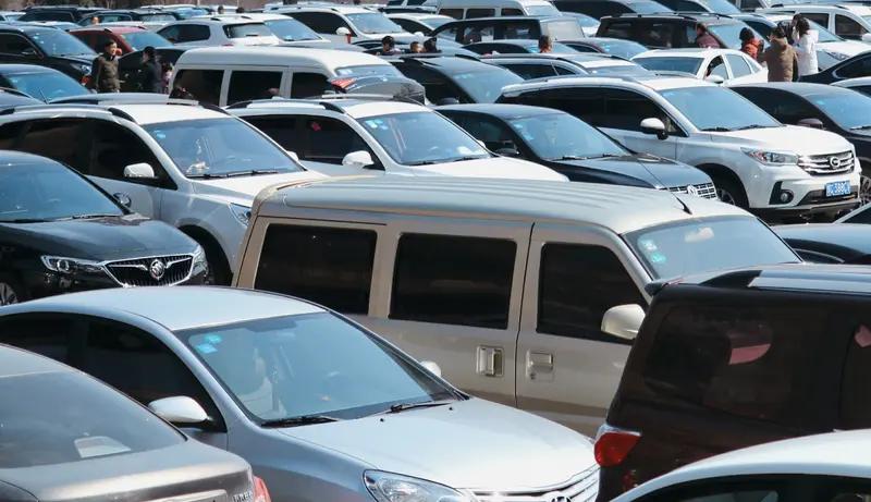 春节前二手车市场火爆你会选择此时买车吗(图2)