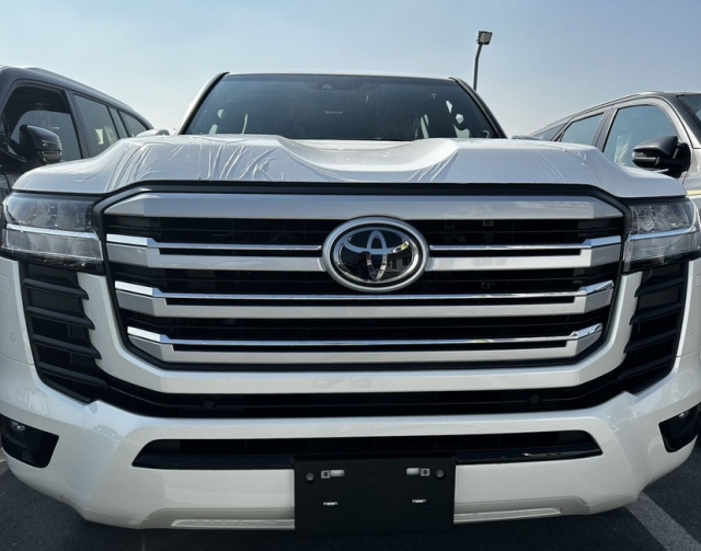 2025款 酷路泽3500GXR科威特满配豪华四驱越野车本家海外直发报价(图2)