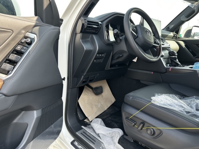 2025款 酷路泽3500GXR科威特满配豪华四驱越野车本家海外直发报价(图5)