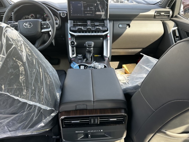 2025款 酷路泽3500GXR科威特满配豪华四驱越野车本家海外直发报价(图8)