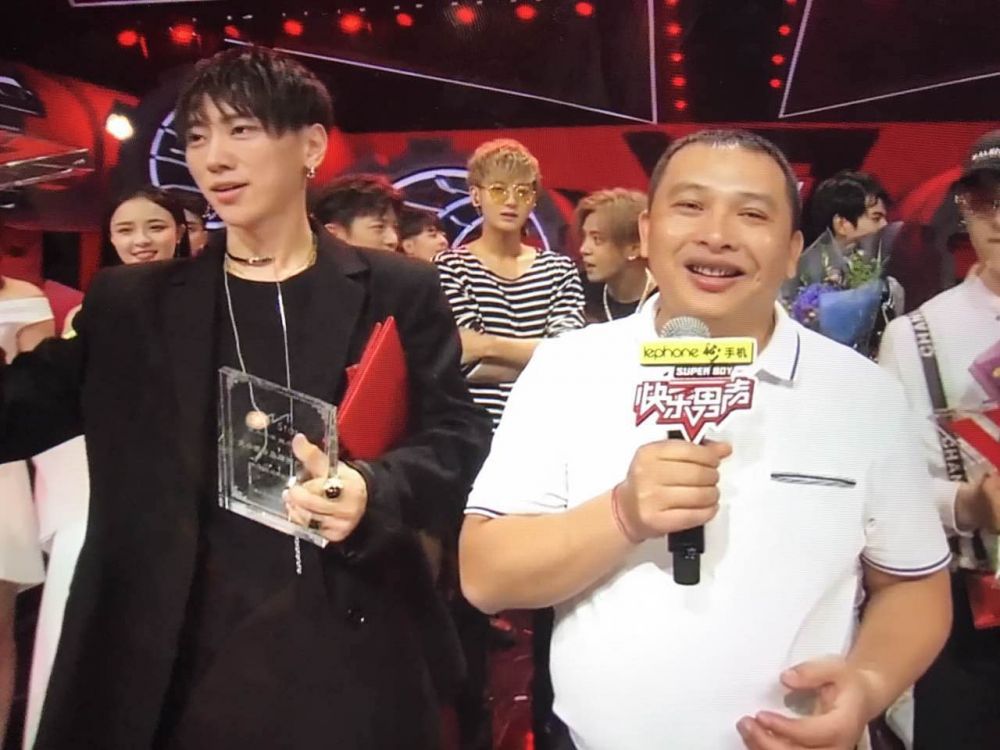 科技晚报：百立丰宣布从360接管大神手机 星空琴行全国闭店