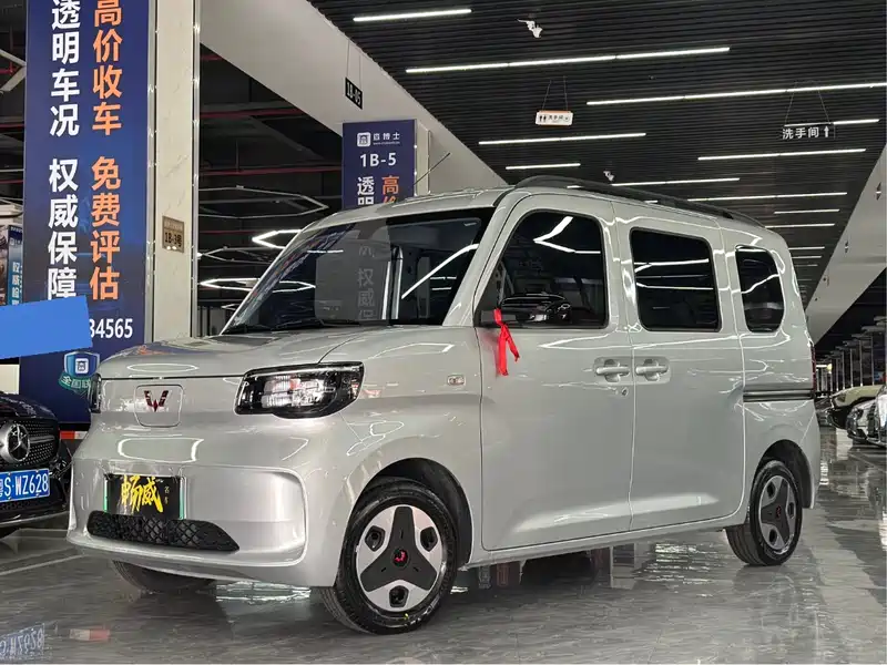 深圳五菱汽车五菱之光新能源二手车 2025款优惠特价528万